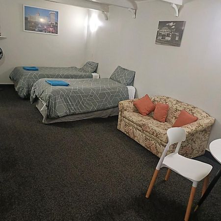 The Cave Motel Левін Екстер'єр фото
