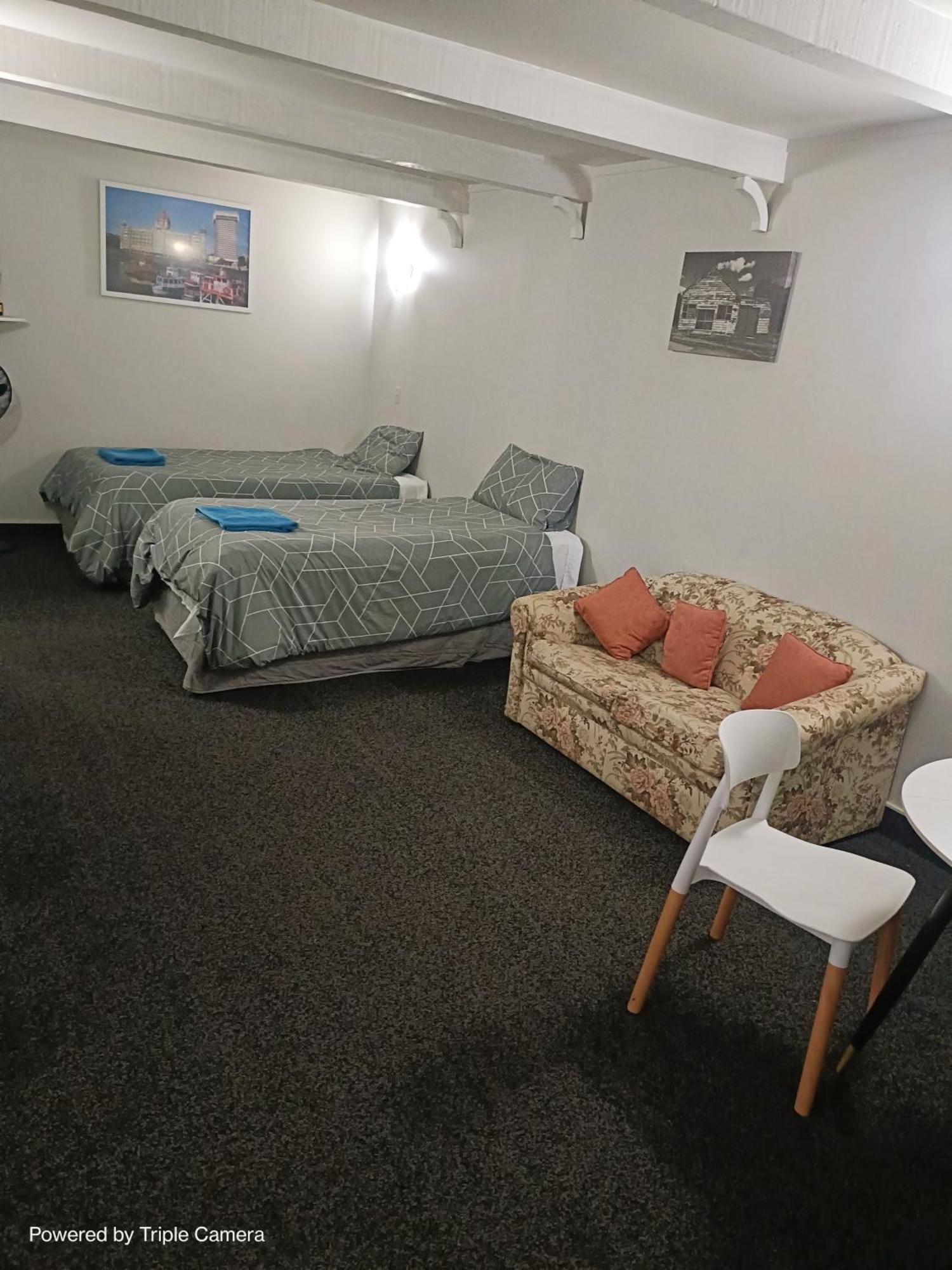 The Cave Motel Левін Екстер'єр фото