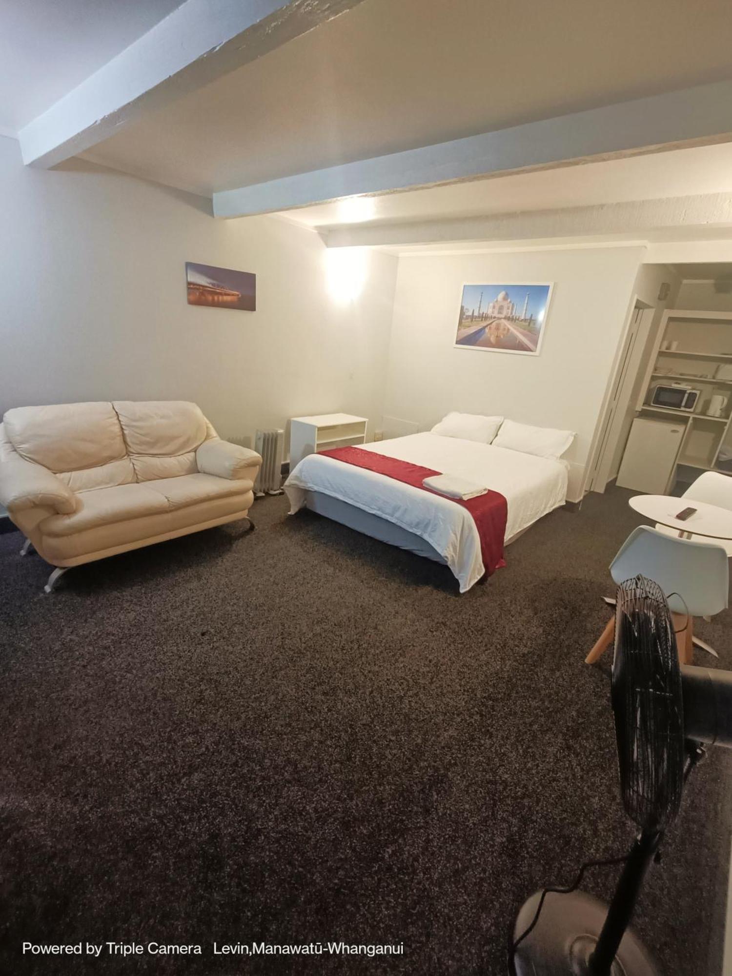 The Cave Motel Левін Екстер'єр фото